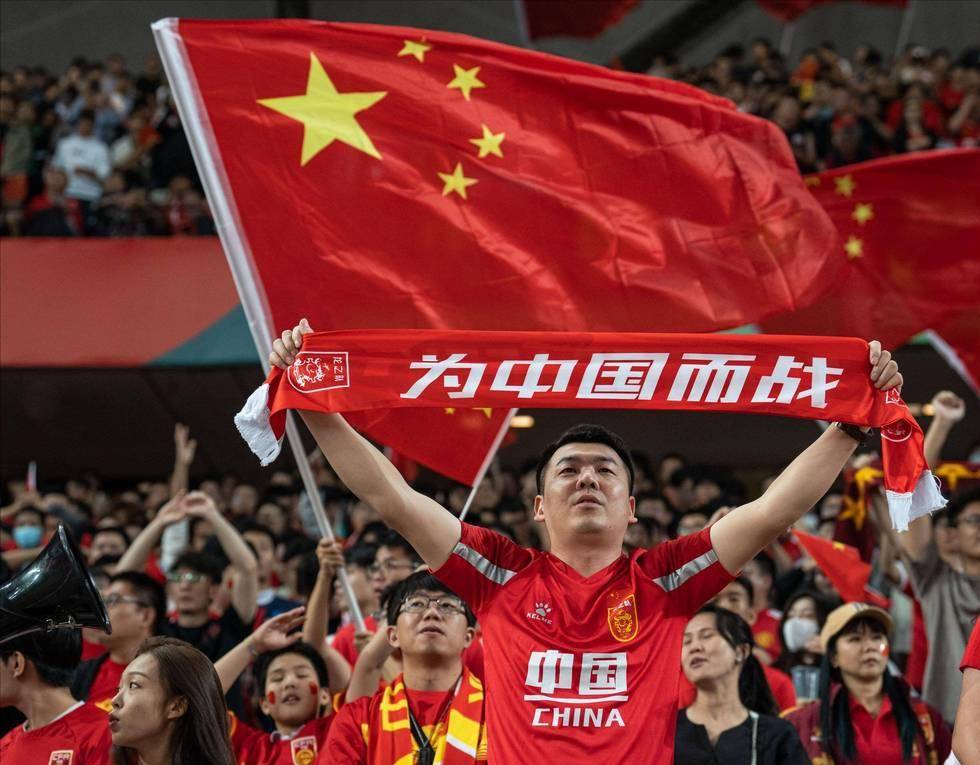 门神手刃旧主奥尔莫世界波，巴萨2-0笑傲德比夺8连胜，皇马空欢喜